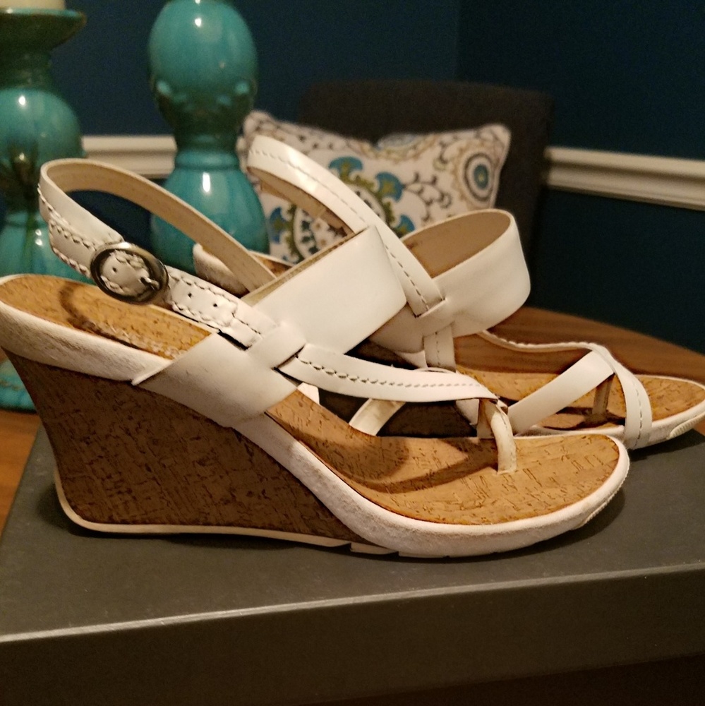 Kenneth Cole Reaction wedge